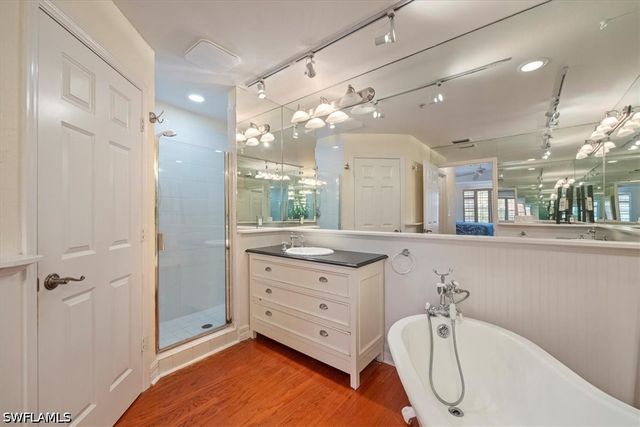 410 Bayfront PL 2301, Naples, FL 34102