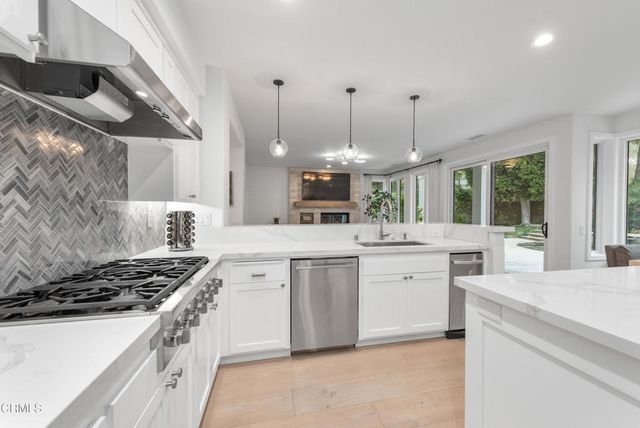 40 Golden Glen Drive, Simi Valley, CA 93065