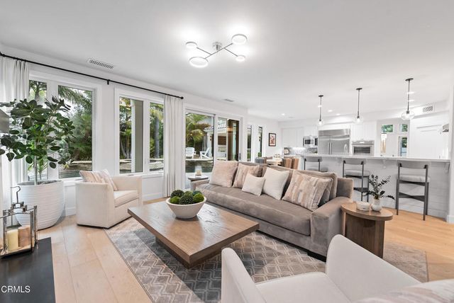 40 Golden Glen Drive, Simi Valley, CA 93065