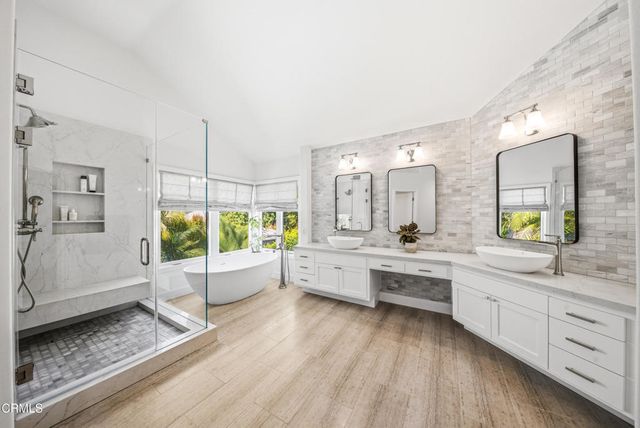 40 Golden Glen Drive, Simi Valley, CA 93065