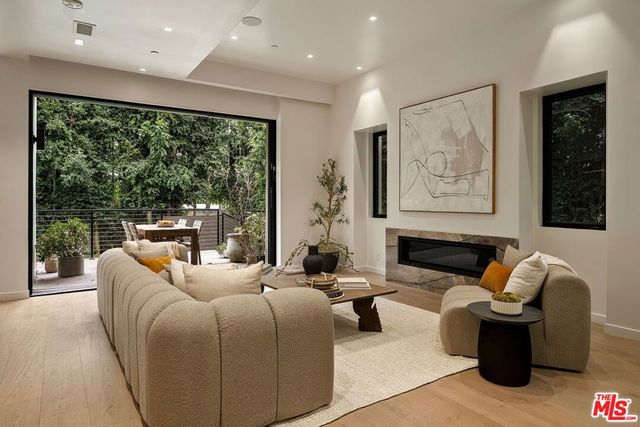 10326 Keswick Avenue, Los Angeles, CA 90064