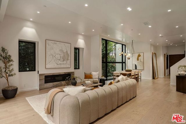 10326 Keswick Avenue, Los Angeles, CA 90064
