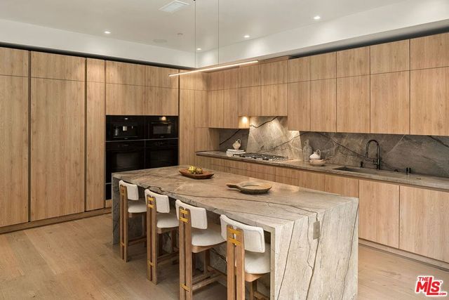 10326 Keswick Avenue, Los Angeles, CA 90064