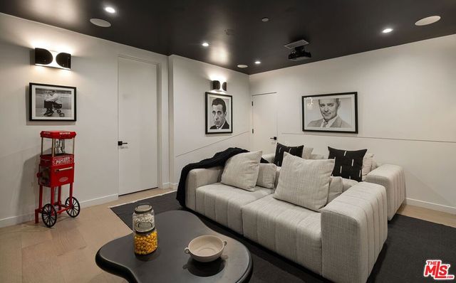 10326 Keswick Avenue, Los Angeles, CA 90064