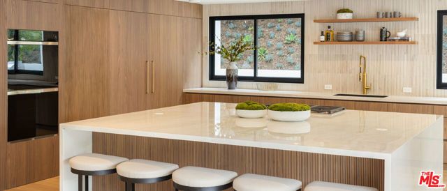 2673 Zorada Drive, Los Angeles, CA 90046