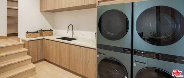 2673 Zorada Drive, Los Angeles, CA 90046