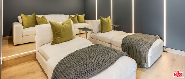 2673 Zorada Drive, Los Angeles, CA 90046