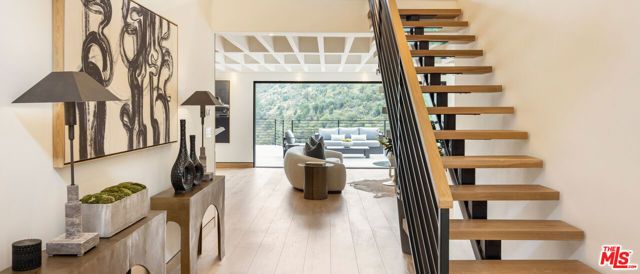 2673 Zorada Drive, Los Angeles, CA 90046