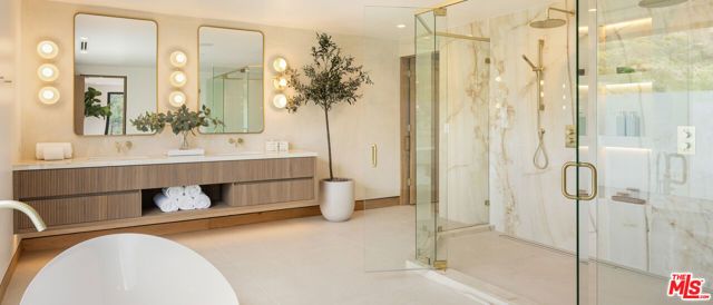 2673 Zorada Drive, Los Angeles, CA 90046