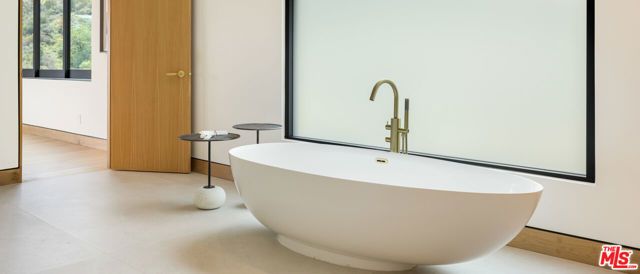 2673 Zorada Drive, Los Angeles, CA 90046