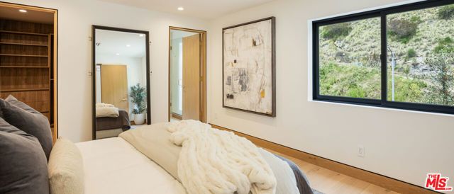 2673 Zorada Drive, Los Angeles, CA 90046