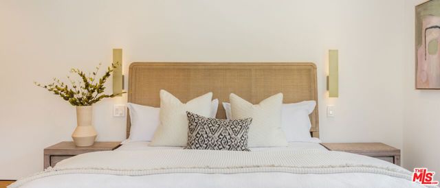 2673 Zorada Drive, Los Angeles, CA 90046