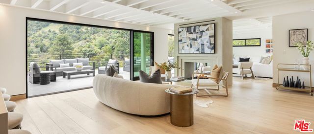 2673 Zorada Drive, Los Angeles, CA 90046