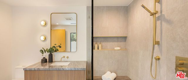 2673 Zorada Drive, Los Angeles, CA 90046