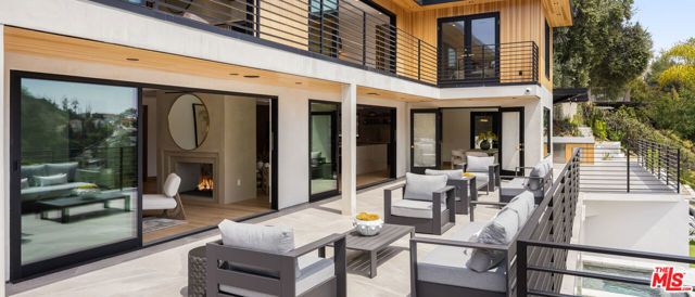 2673 Zorada Drive, Los Angeles, CA 90046