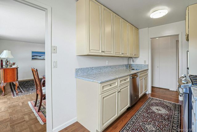 499 N Broadway 7i, White Plains, NY 10603