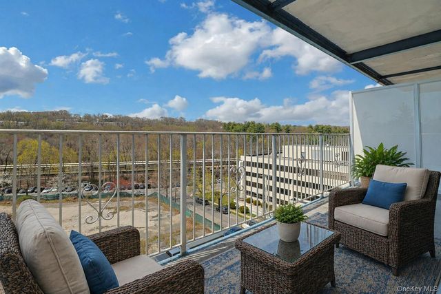 499 N Broadway 7i, White Plains, NY 10603