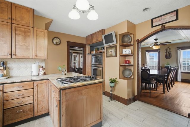 32 Burton St, Springfield, MA 01108