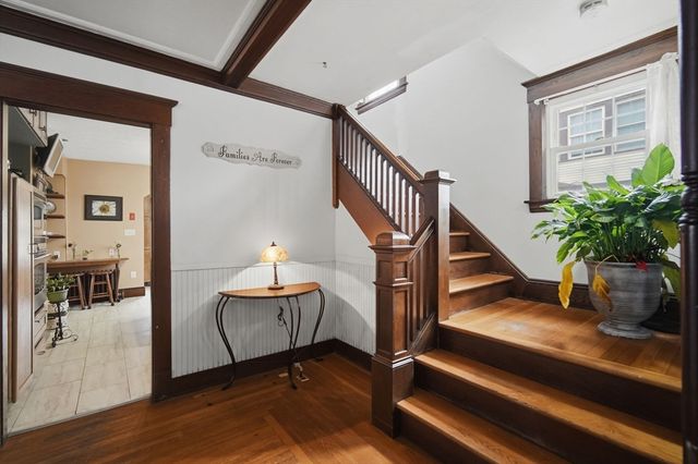 32 Burton St, Springfield, MA 01108
