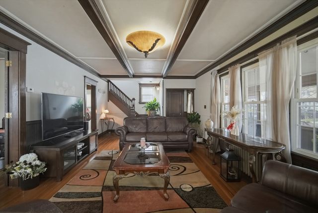 32 Burton St, Springfield, MA 01108