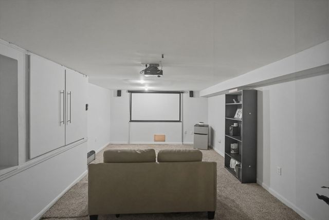 32 Burton St, Springfield, MA 01108