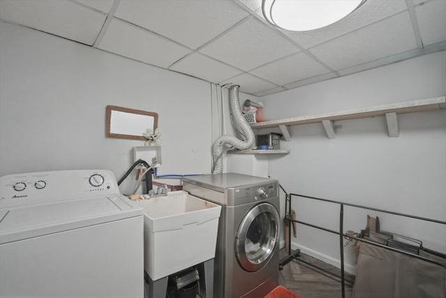 32 Burton St, Springfield, MA 01108