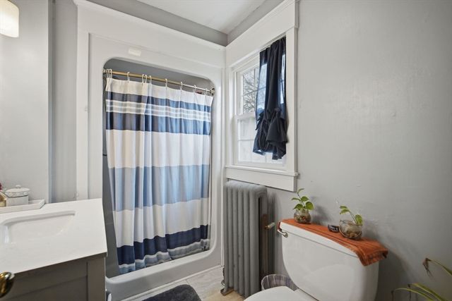 32 Burton St, Springfield, MA 01108