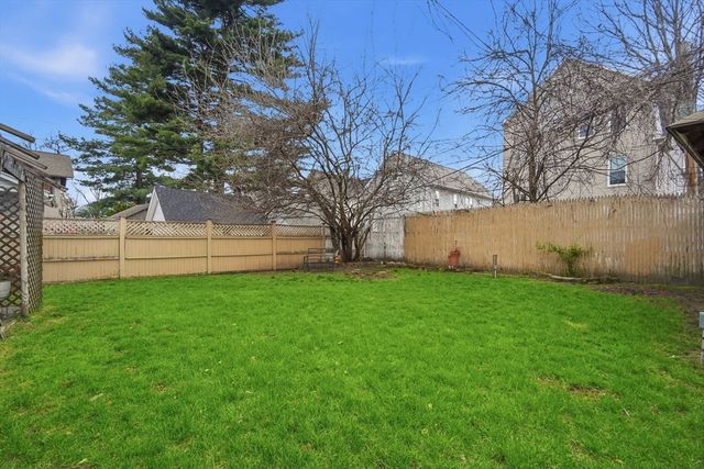 32 Burton St, Springfield, MA 01108