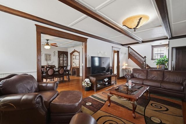 32 Burton St, Springfield, MA 01108