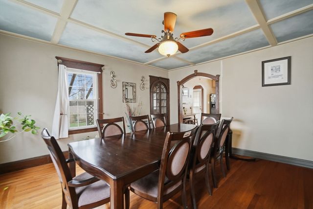 32 Burton St, Springfield, MA 01108