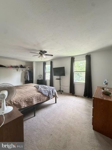 9258 BAYBERRY AVE, Manassas, VA 20110