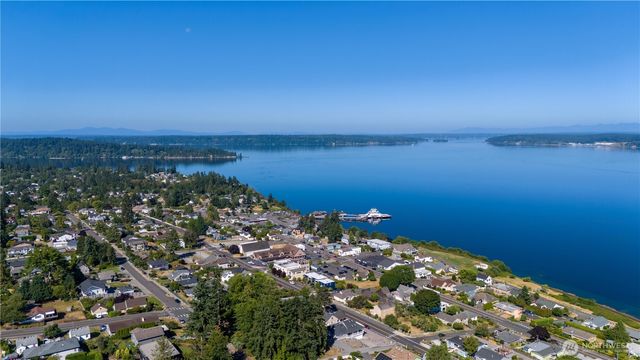 1810 Rainier Street, Steilacoom, WA 98388