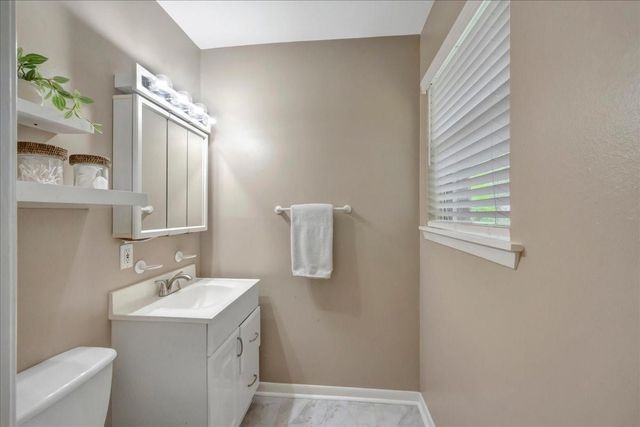 708 Moody Avenue, League City, TX 77573