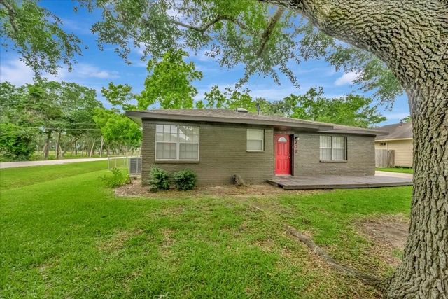 708 Moody Avenue, League City, TX 77573