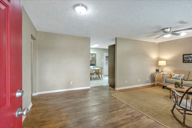 708 Moody Avenue, League City, TX 77573