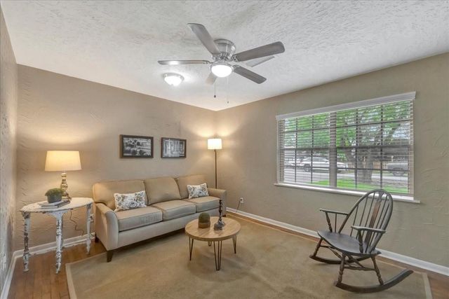 708 Moody Avenue, League City, TX 77573