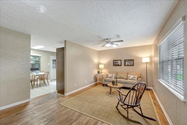 708 Moody Avenue, League City, TX 77573