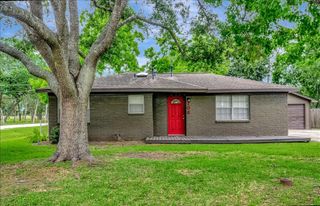 708 Moody Avenue, League City, TX 77573