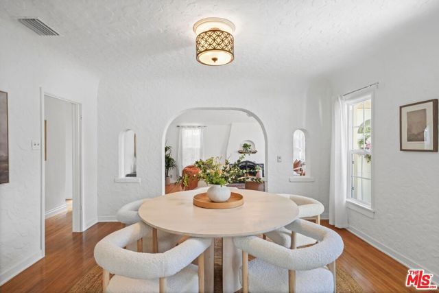 924 E Glenoaks Boulevard, Glendale, CA 91207