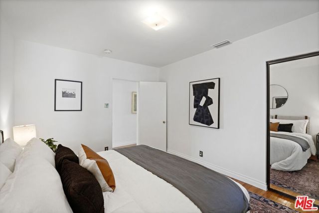 924 E Glenoaks Boulevard, Glendale, CA 91207
