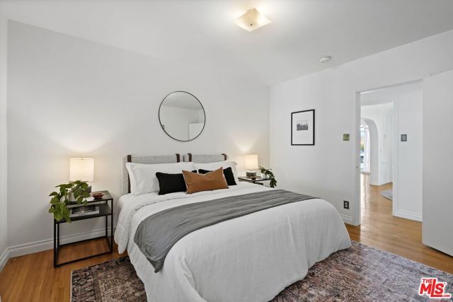 924 E Glenoaks Boulevard, Glendale, CA 91207