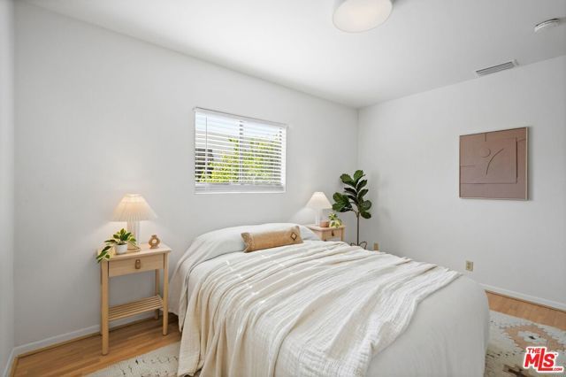 924 E Glenoaks Boulevard, Glendale, CA 91207