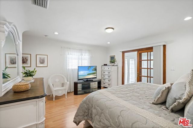 924 E Glenoaks Boulevard, Glendale, CA 91207