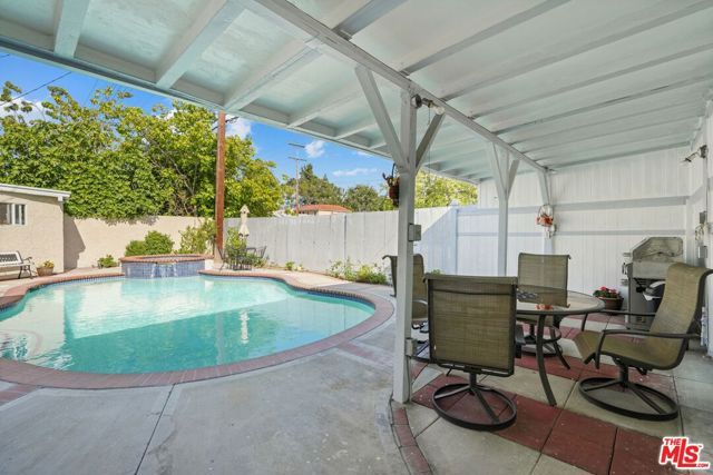 924 E Glenoaks Boulevard, Glendale, CA 91207