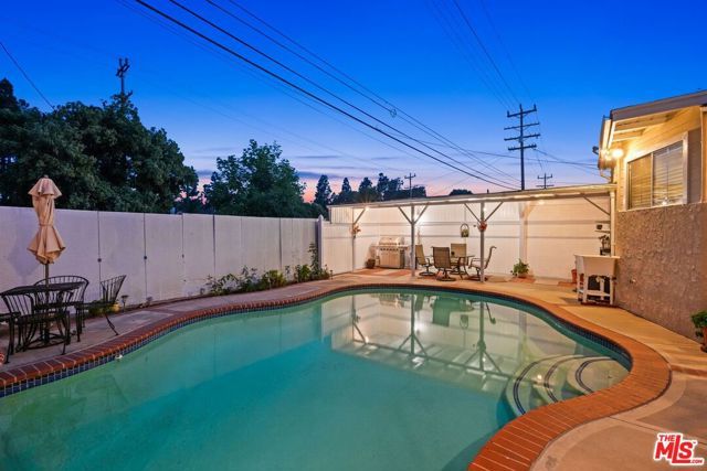 924 E Glenoaks Boulevard, Glendale, CA 91207