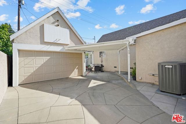 924 E Glenoaks Boulevard, Glendale, CA 91207