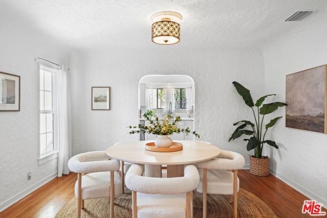 924 E Glenoaks Boulevard, Glendale, CA 91207