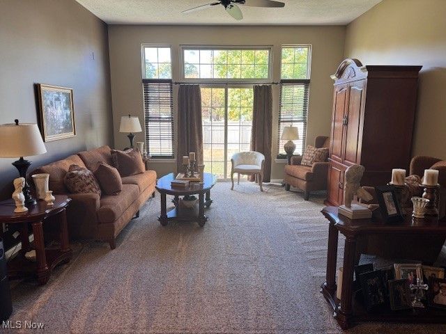 318 Lakewick Lane, Willowick, OH 44095