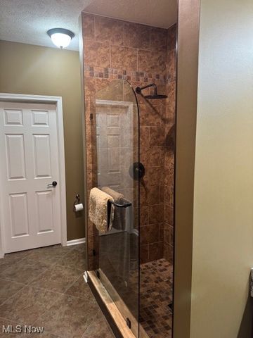 318 Lakewick Lane, Willowick, OH 44095