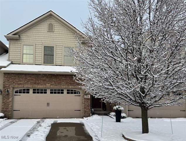 318 Lakewick Lane, Willowick, OH 44095